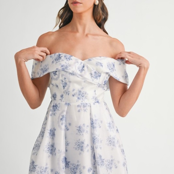 NWT MABLE Off Shoulder Floral Maxi Dress – Elegant Summer Wedding Guest Size S-L - Picture 6 of 15